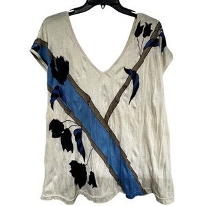 Free People Pullover Top With Graphic Design- Size Medium